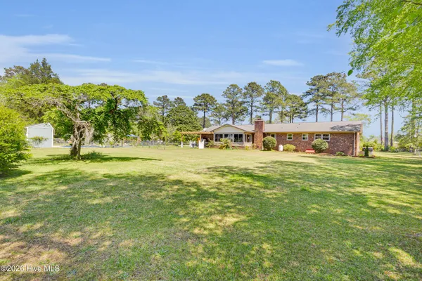 $725,000 | 215 Croatan Lane, New Bern, NC 28562