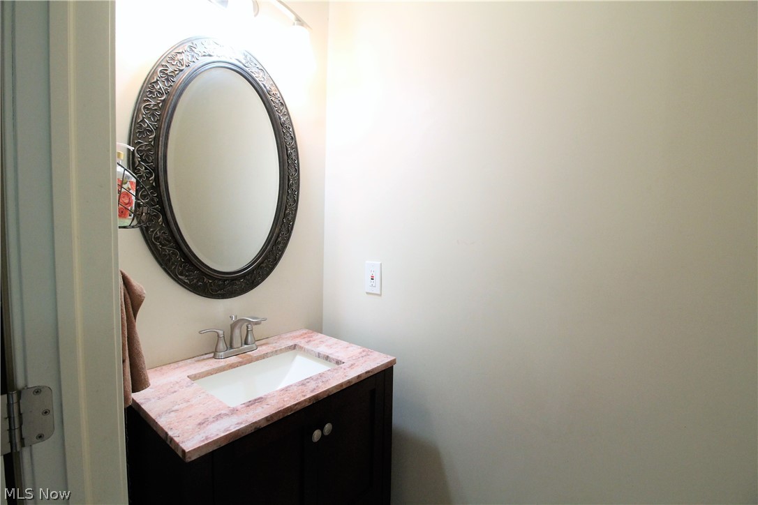 6195 Stow Road Hudson, OH 44236 - Photo 4 of 35 Gallery Image 4