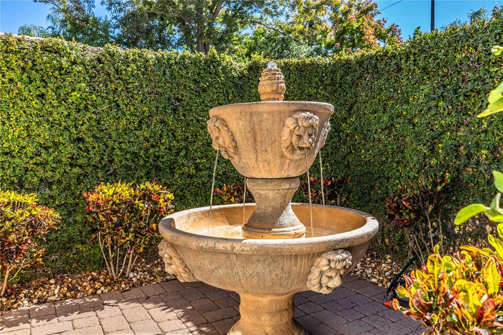 2918 Clubhouse Road Lakeland, FL 33812 - Photo 28 of 47 a view of a bird bath