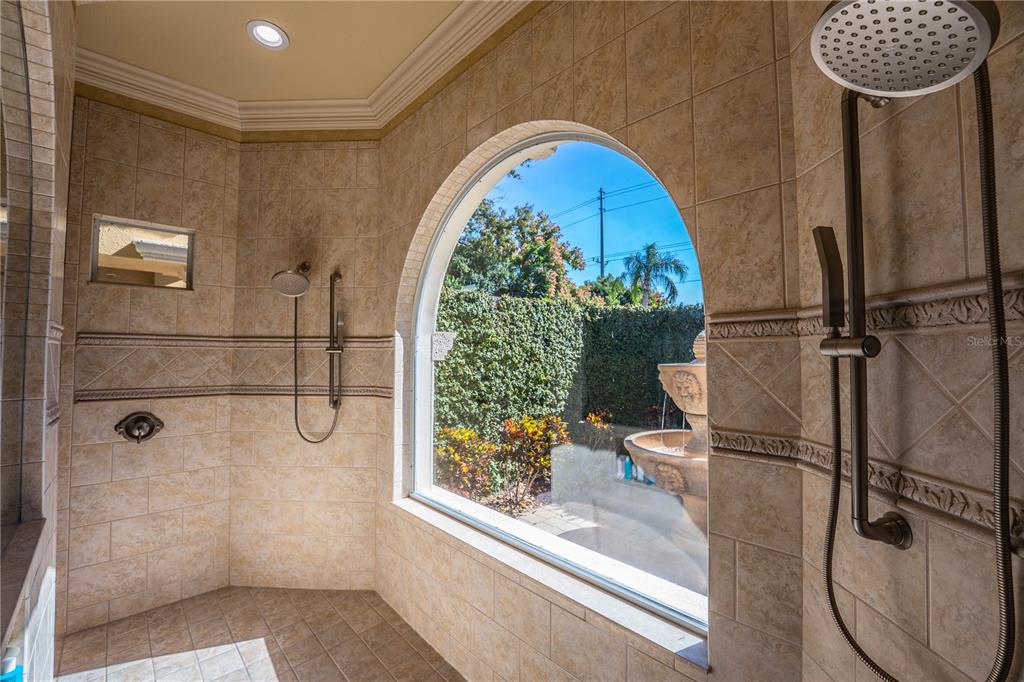 2918 Clubhouse Road Lakeland, FL 33812 - Photo 29 of 47 a bathroom with a sink and mirror