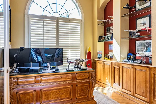 a en suite bathroom with a sink and mirror