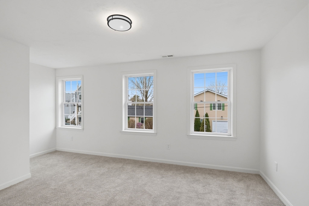 38 Colonial Road Webster, MA 01570 - Photo 21 of 41