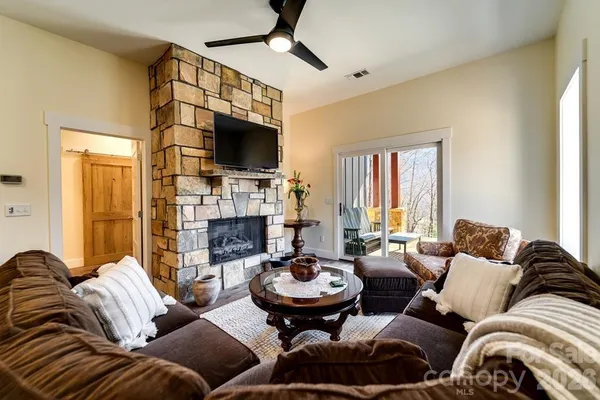 $1,250,000 | 117 Amberleaf Way, Cullowhee, NC 28723