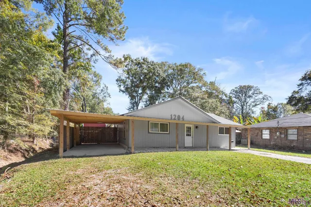 $1,900 | Undisclosed Address, Denham Springs, LA 70726
