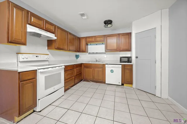 $1,900 | Undisclosed Address, Denham Springs, LA 70726