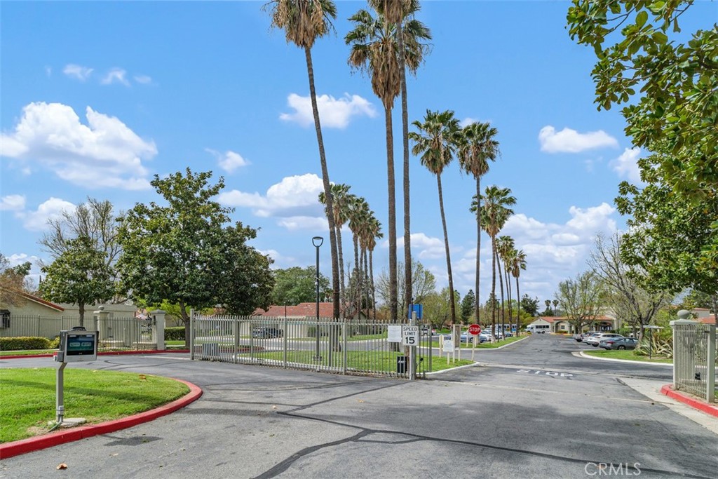 1078 Merrill Circle Hemet, CA 92545 - Photo 32 of 33 a view of a basketball court