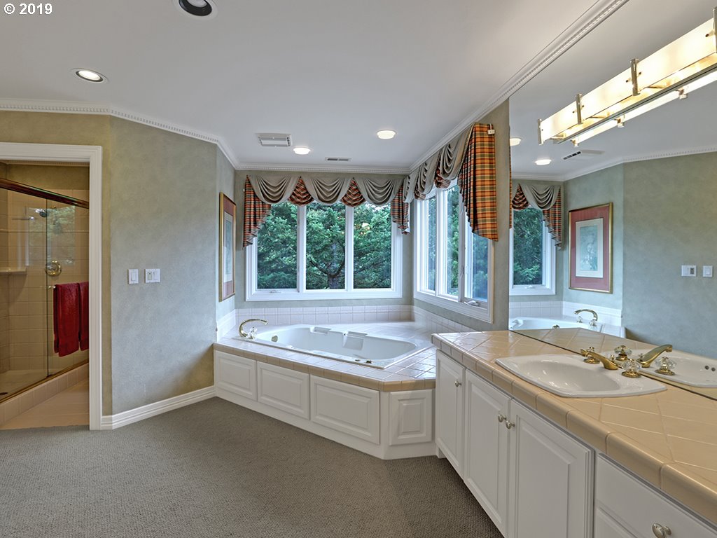 733 Southwest Regency Place Portland, OR 97225 - Photo 14 of 24 Gallery Image 14