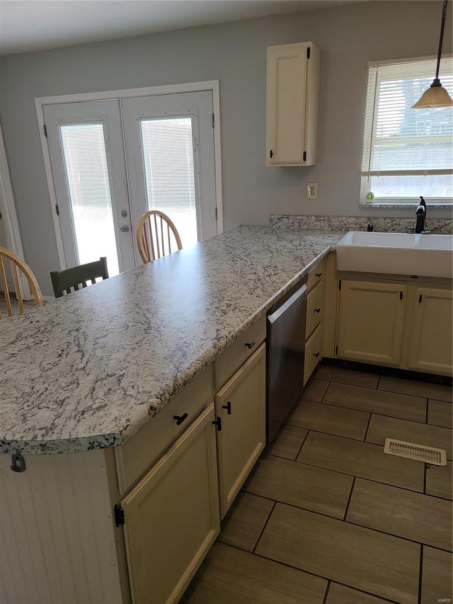 2130 Johnson Road Granite City, IL 62040 - Photo 7 of 25 Gallery Image 7