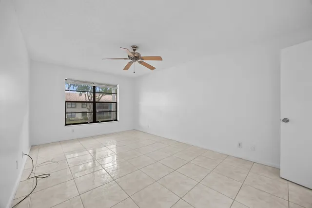 $2,000 | 9905 Pineapple Tree Drive, Unit 210, Boynton Beach, FL 33436