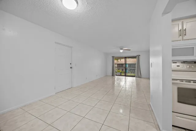 $2,000 | 9905 Pineapple Tree Drive, Unit 210, Boynton Beach, FL 33436