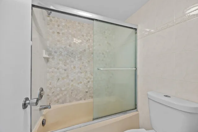 $2,000 | 9905 Pineapple Tree Drive, Unit 210, Boynton Beach, FL 33436