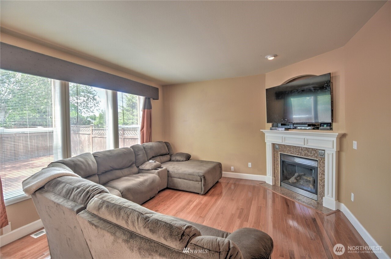 6949 Compass Street Southeast Lacey, WA 98513 - Photo 4 of 12