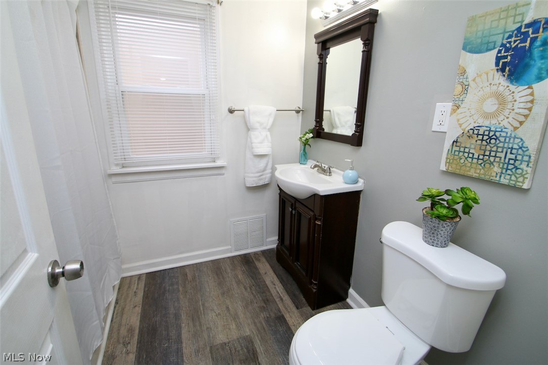 1139 Plainfield Road Cleveland, OH 44121 - Photo 23 of 34 Gallery Image 23
