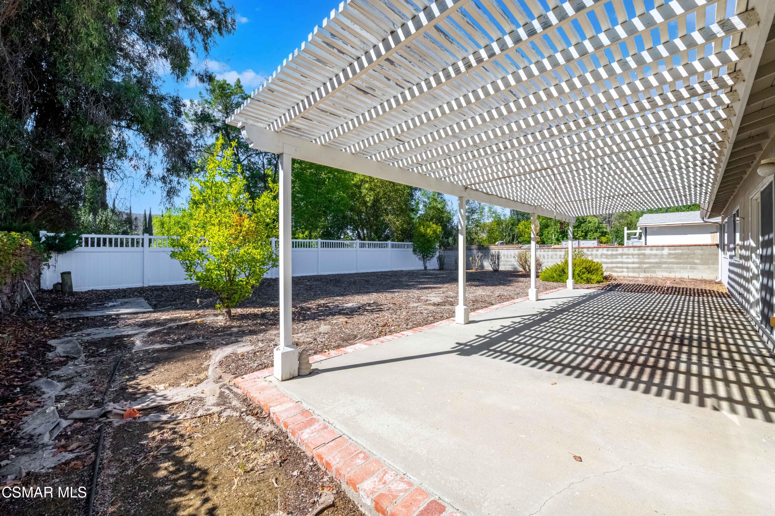 167 Kanan Road Oak Park, CA 91377 - Photo 28 of 33 167NKananRd 29