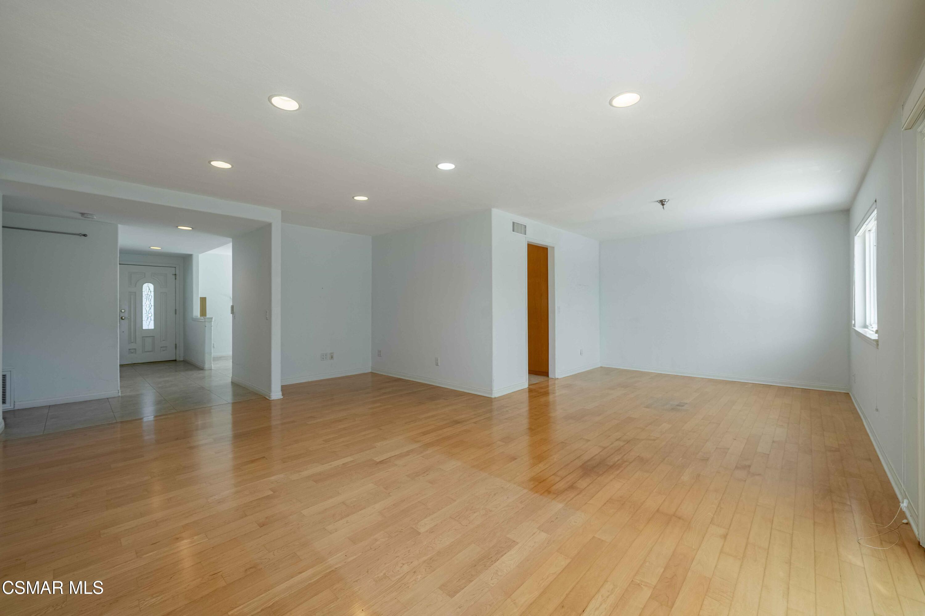 167 Kanan Road Oak Park, CA 91377 - Photo 7 of 33 167NKananRd 8