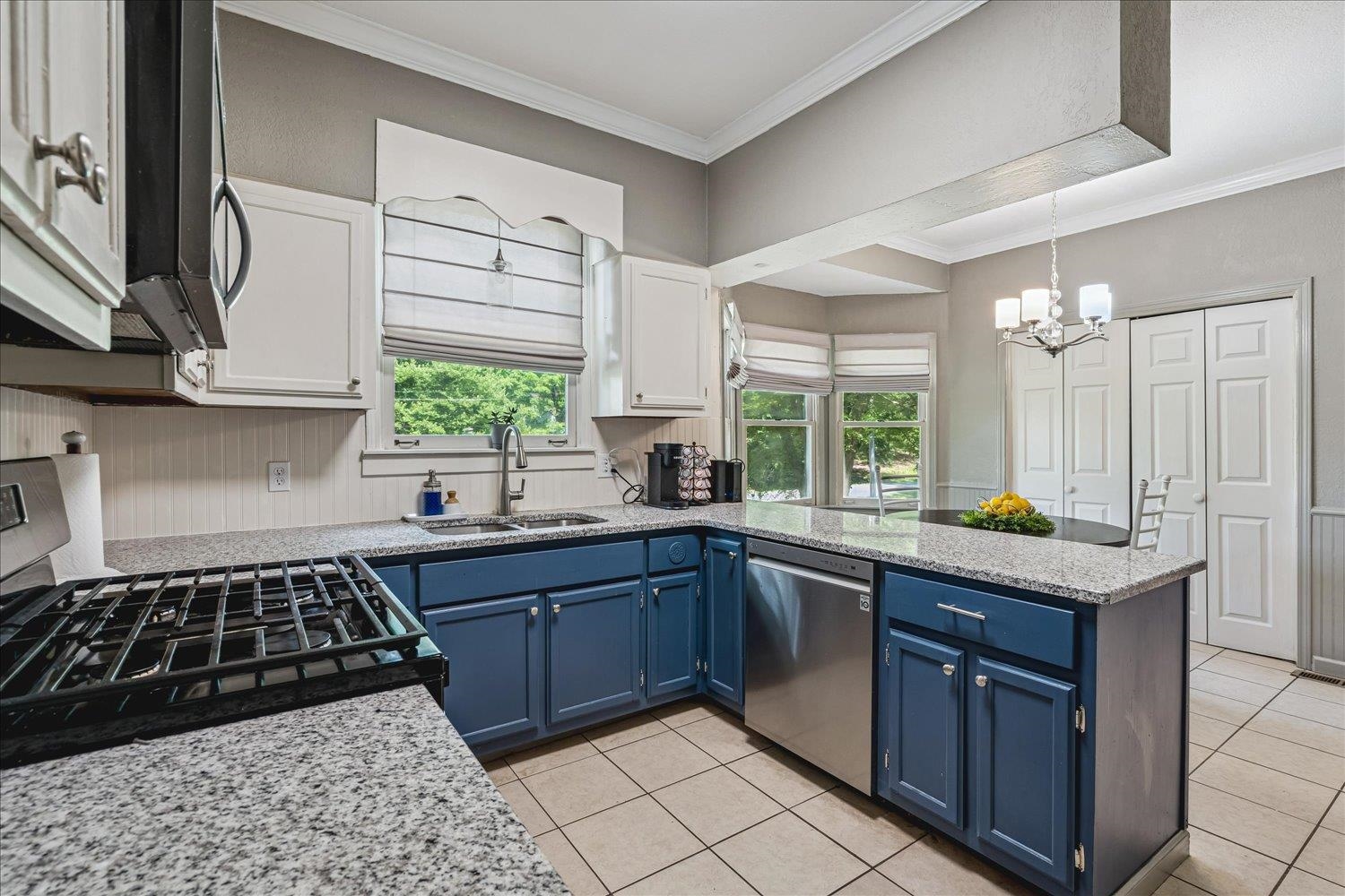 29 Claire Cove Ripley, TN 38063 - Photo 14 of 37 Gas Cooking,Granite Countertops,Breakfast Bar.Views of Breakfast Room.
