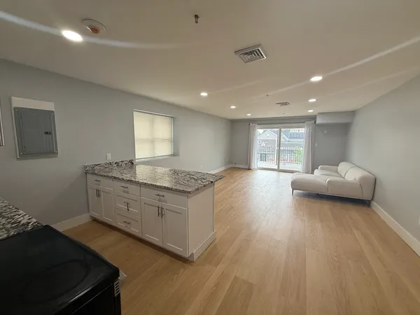 $2,000 | 220 Broadway, Unit 4, Revere, MA 02151