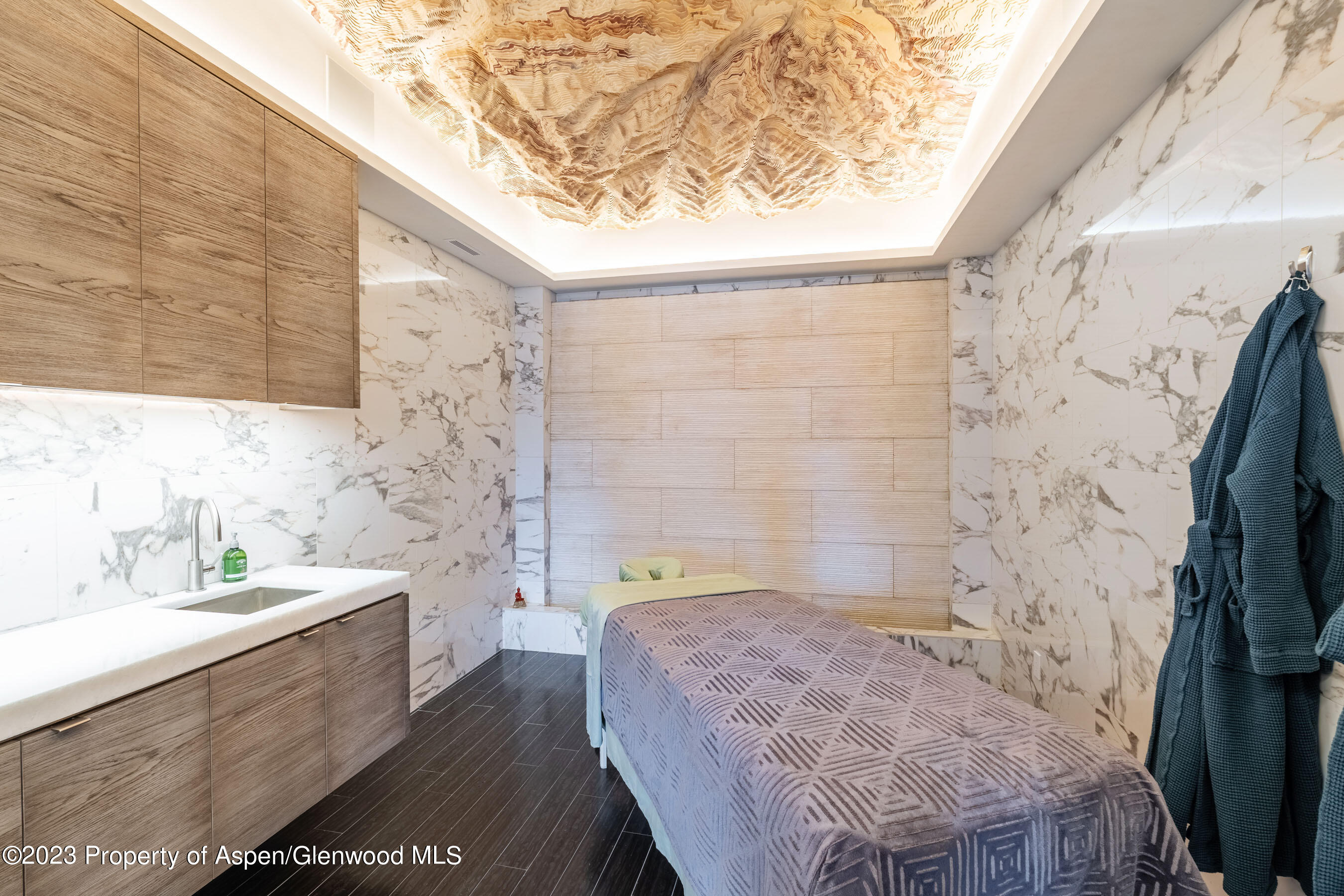 70 Larson Road Aspen, CO 81612 - Photo 40 of 55 a bathroom with a bathtub and a sink