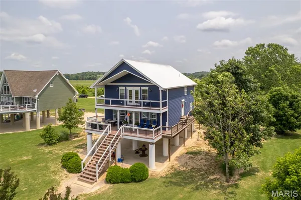 $525,000 | 1457 Riverway Drive, Doniphan, MO 63935