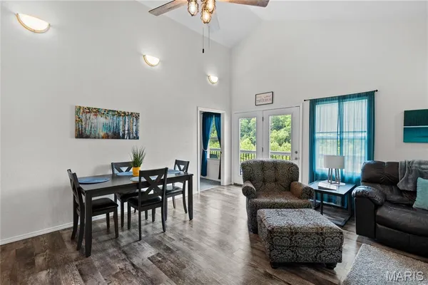 $525,000 | 1457 Riverway Drive, Doniphan, MO 63935