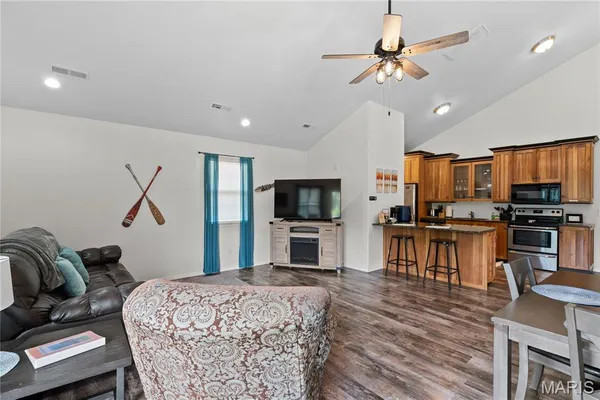 $525,000 | 1457 Riverway Drive, Doniphan, MO 63935