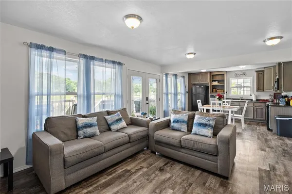 $525,000 | 1457 Riverway Drive, Doniphan, MO 63935