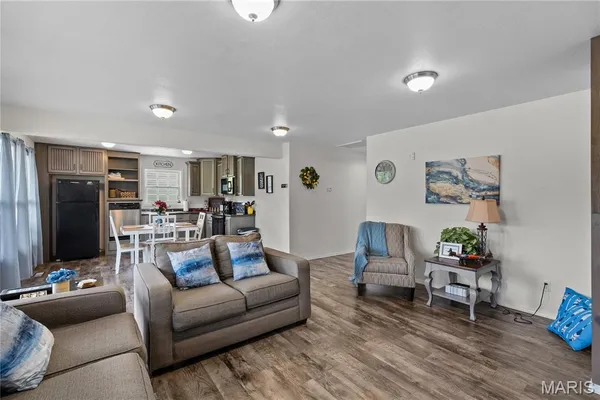 $525,000 | 1457 Riverway Drive, Doniphan, MO 63935