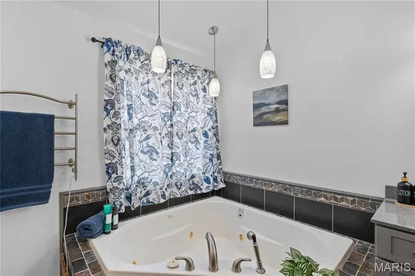 $525,000 | 1457 Riverway Drive, Doniphan, MO 63935