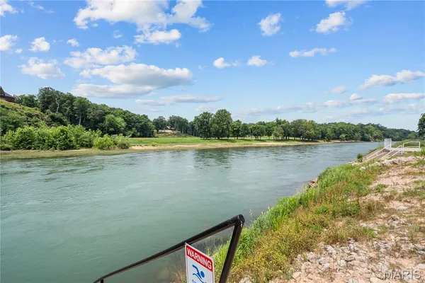 $525,000 | 1457 Riverway Drive, Doniphan, MO 63935