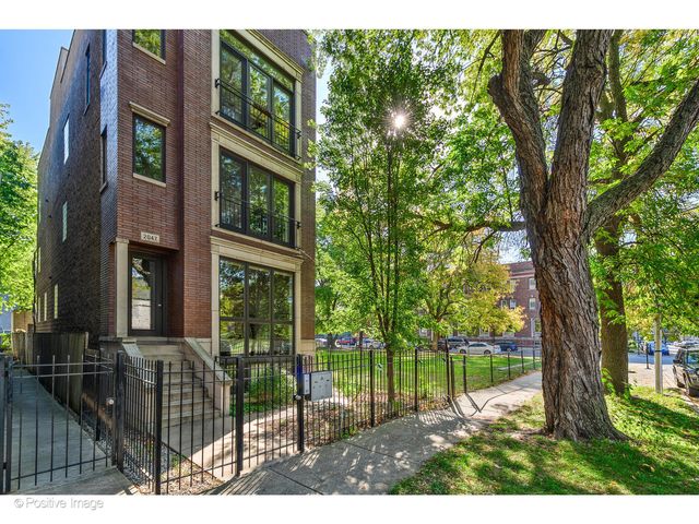 $585,000 | 2047 North Mozart Street, Unit 3, Chicago, IL 60647