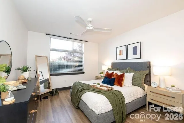 $1,699 | 425 West Trade Street, Unit 1ER, Charlotte, NC 28202