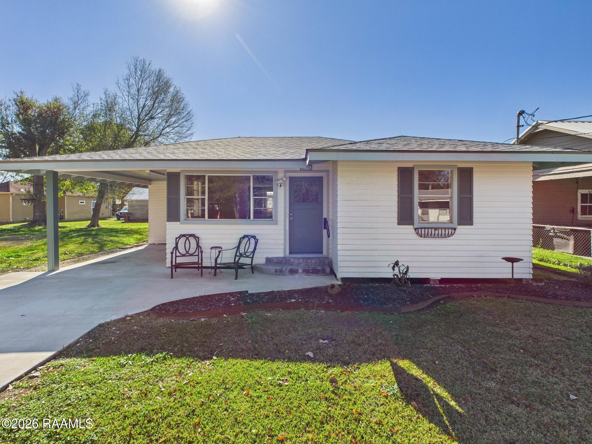 CAM02400G0-PR0221-STILL001