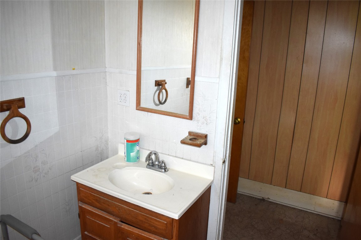 12 Elizabeth Street Great Bend, PA 18821 - Photo 13 of 40