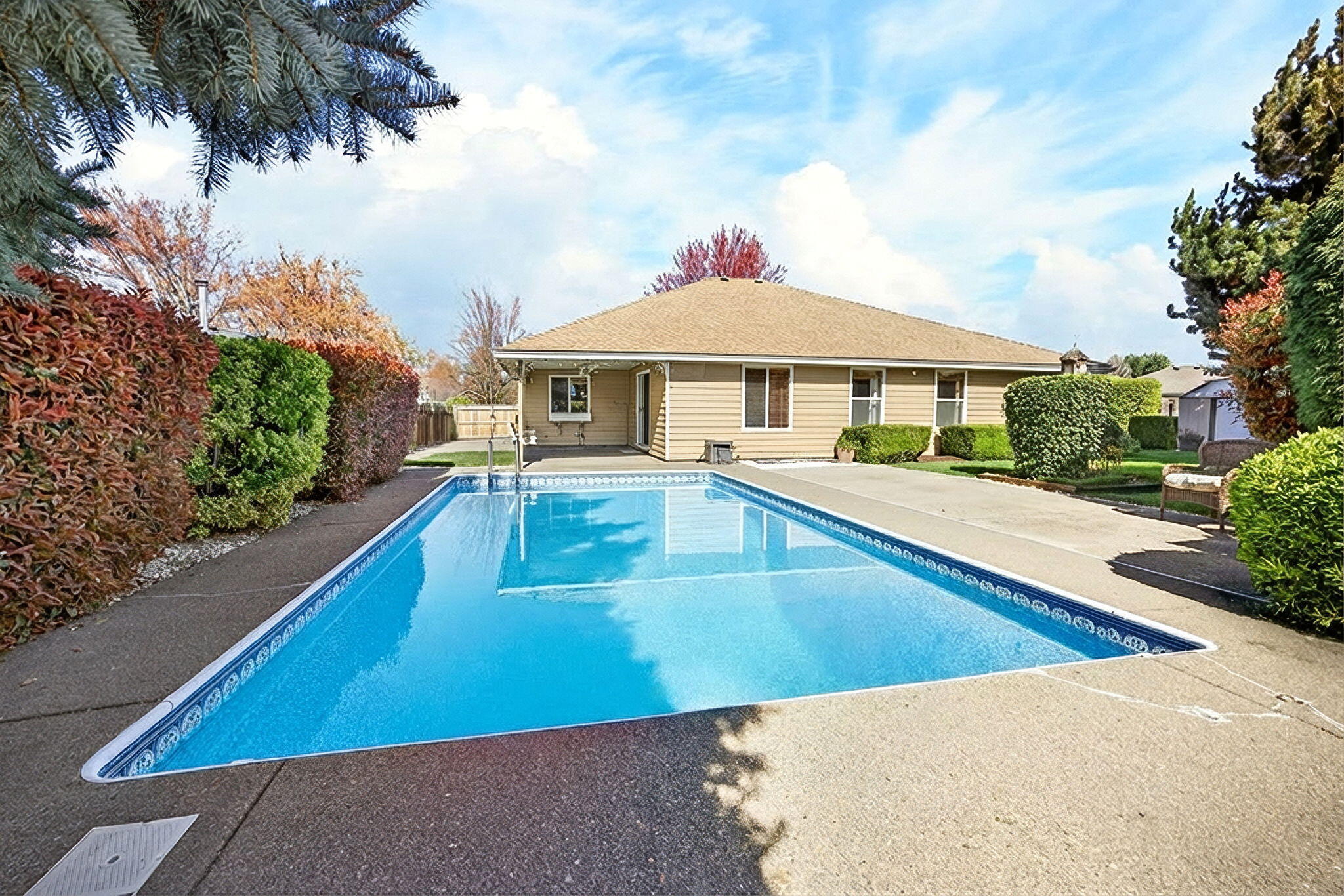 489 Vincent Avenue Central Point, OR 97502 - Photo 3 of 38 ApxVA00010edit