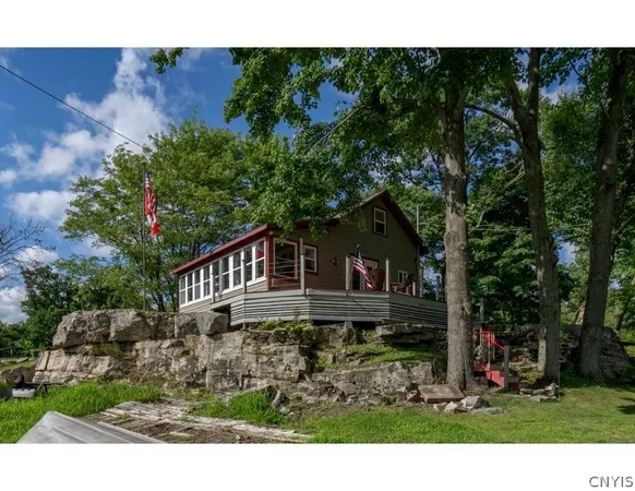 $189,000 | 92 Little Hammond Road, Hammond, NY 13646