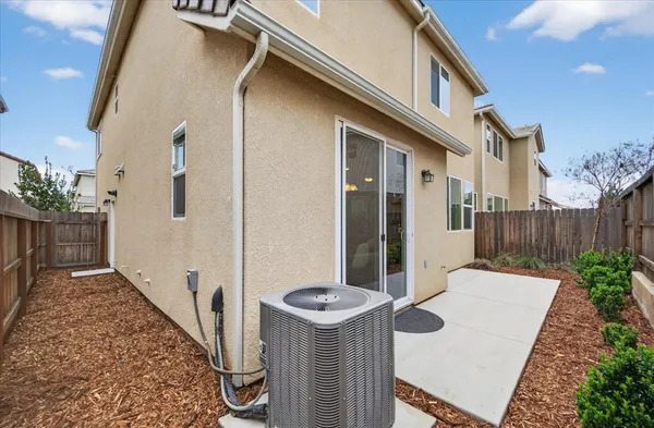 $470,000 | 2015 North Walling Lane, Clovis, CA 93619