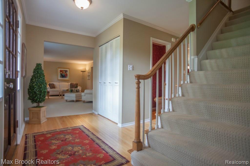 2715 Hunters Hill Road Bloomfield Hills, MI 48304 - Photo 6 of 45 IMG_1867.jpg