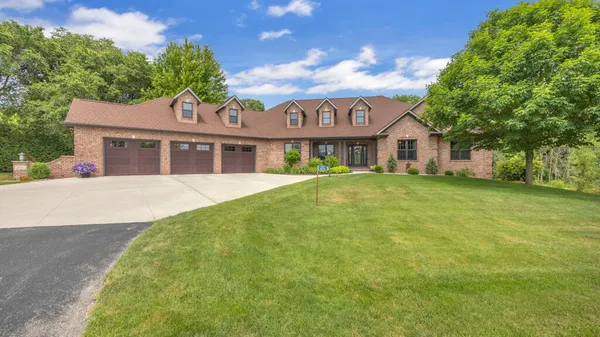 $1,320,000 | 14086 St Andrews Drive, Liberty, WI 54245