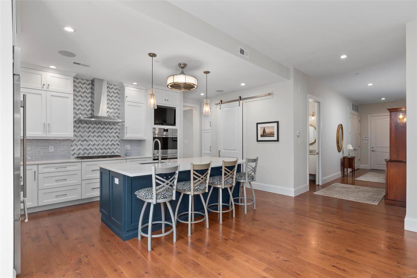 47 Topton Way, Unit 203 Clayton, MO 63105 - Photo 11 of 39