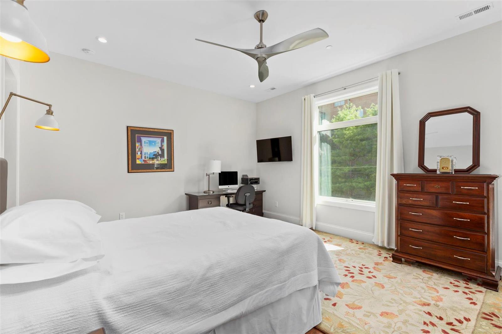 47 Topton Way, Unit 203 Clayton, MO 63105 - Photo 26 of 39