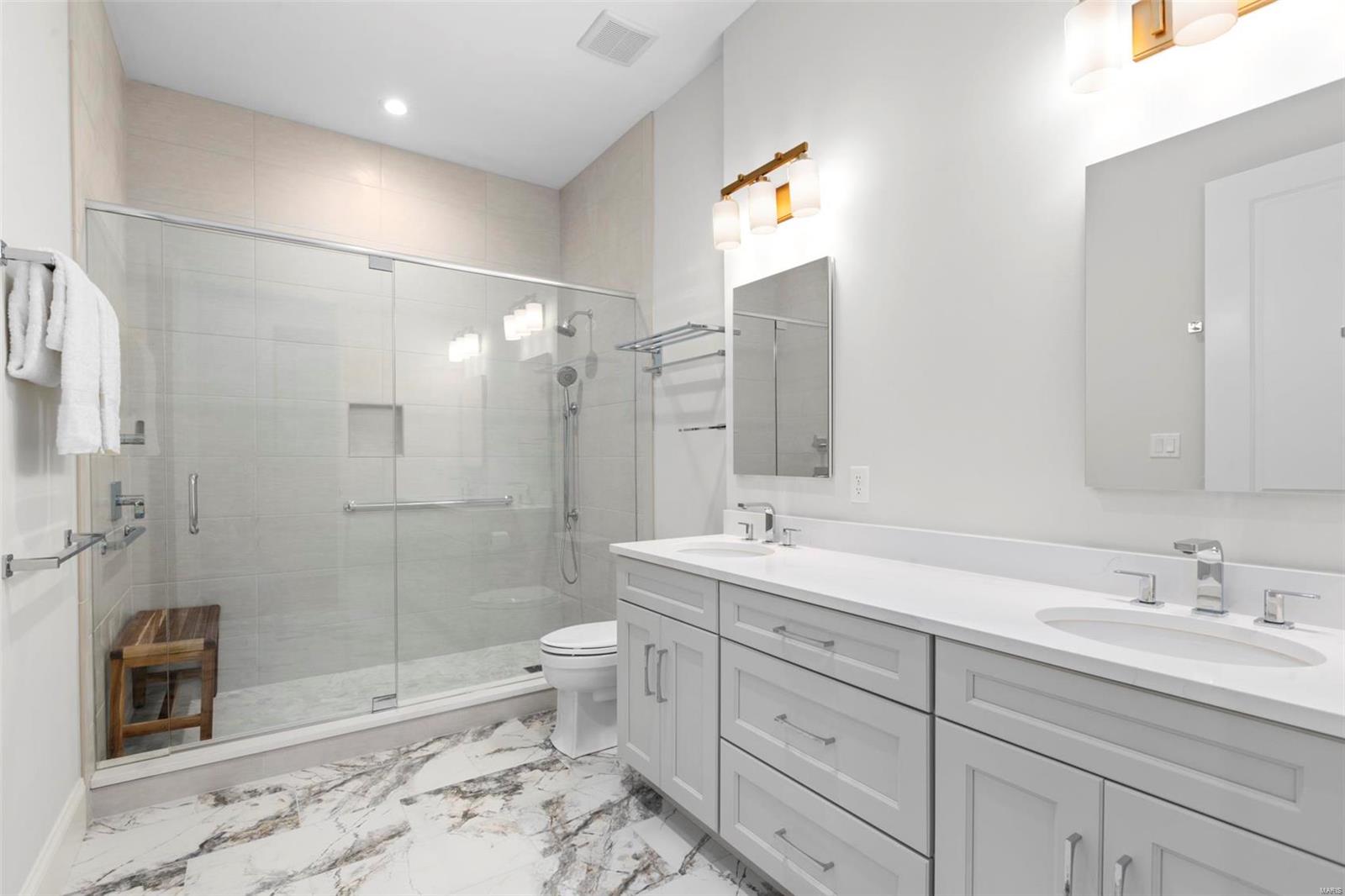 47 Topton Way, Unit 203 Clayton, MO 63105 - Photo 27 of 39