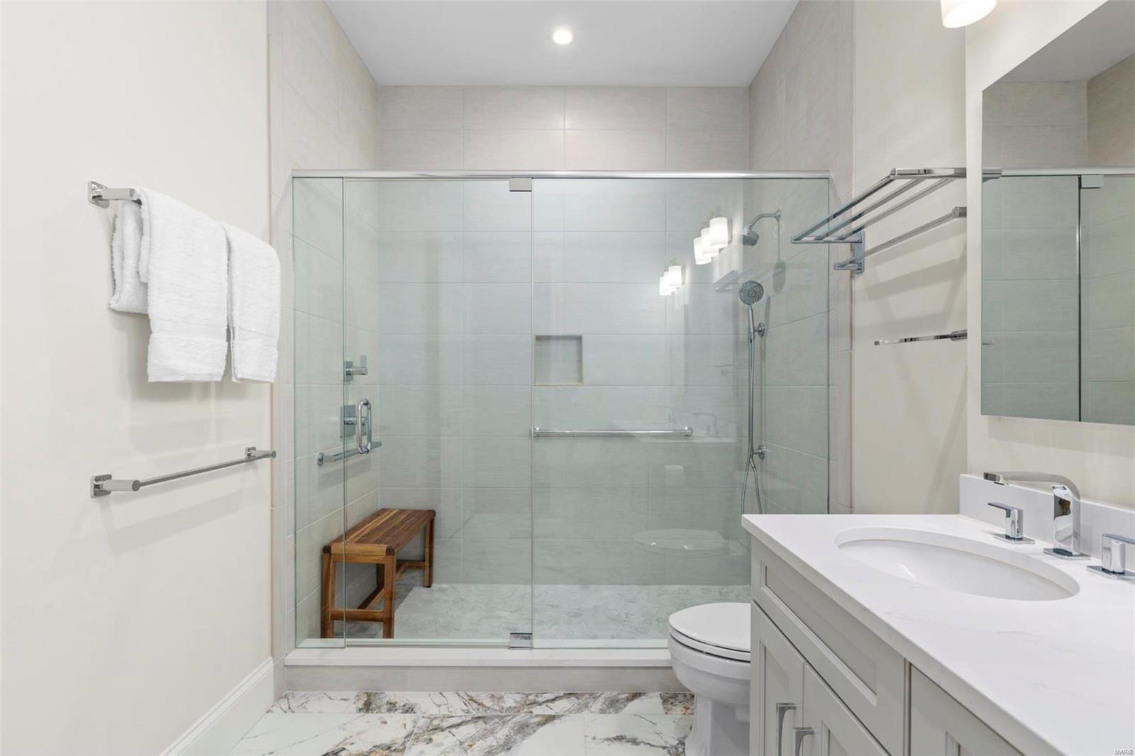 47 Topton Way, Unit 203 Clayton, MO 63105 - Photo 28 of 39