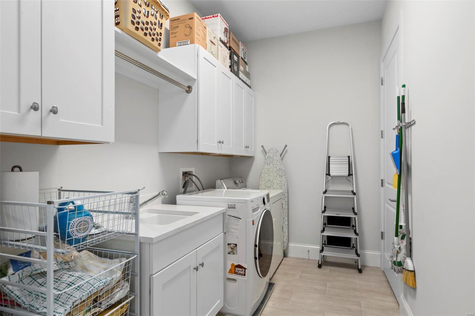 47 Topton Way, Unit 203 Clayton, MO 63105 - Photo 31 of 39