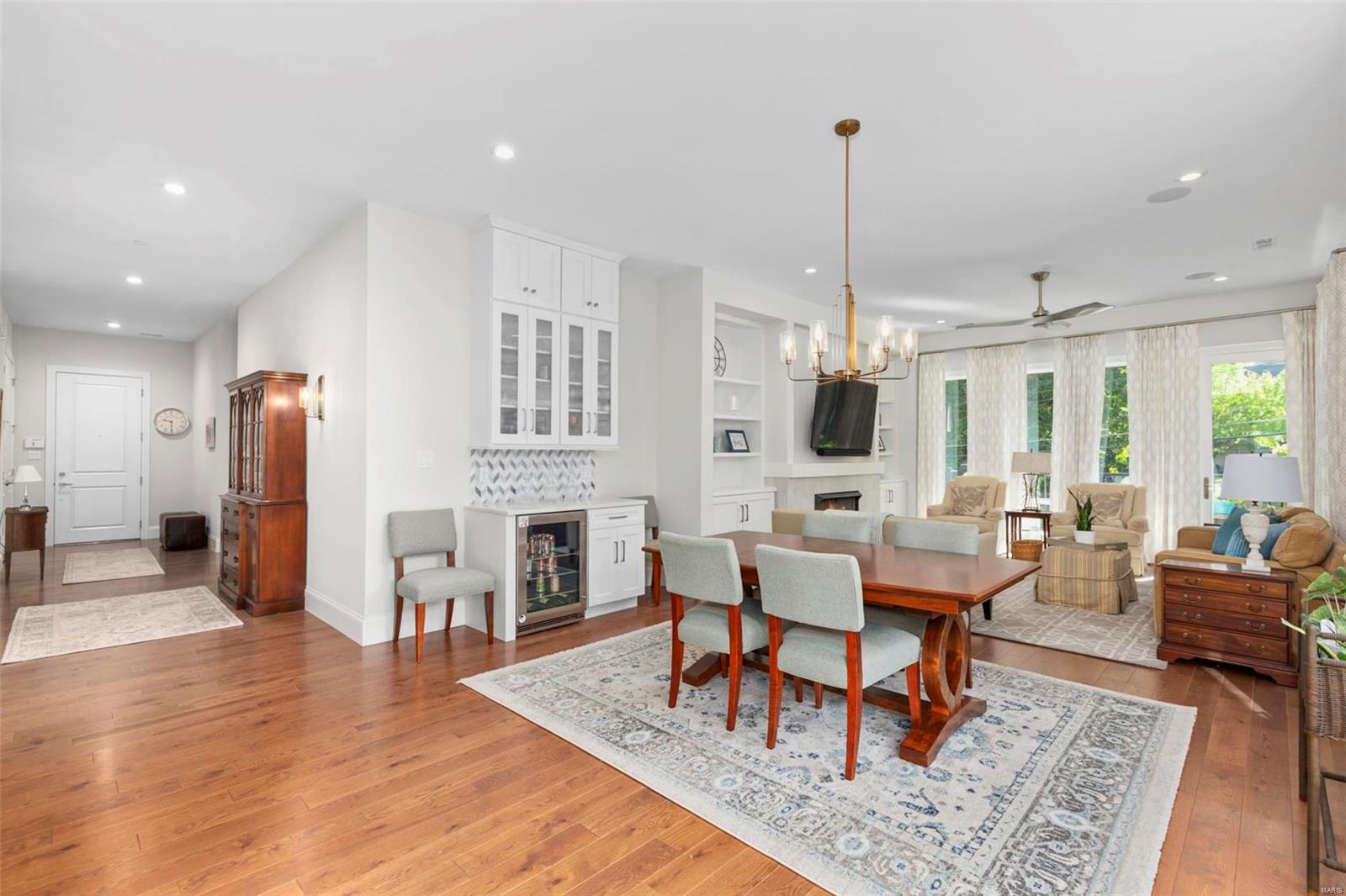 47 Topton Way, Unit 203 Clayton, MO 63105 - Photo 8 of 39