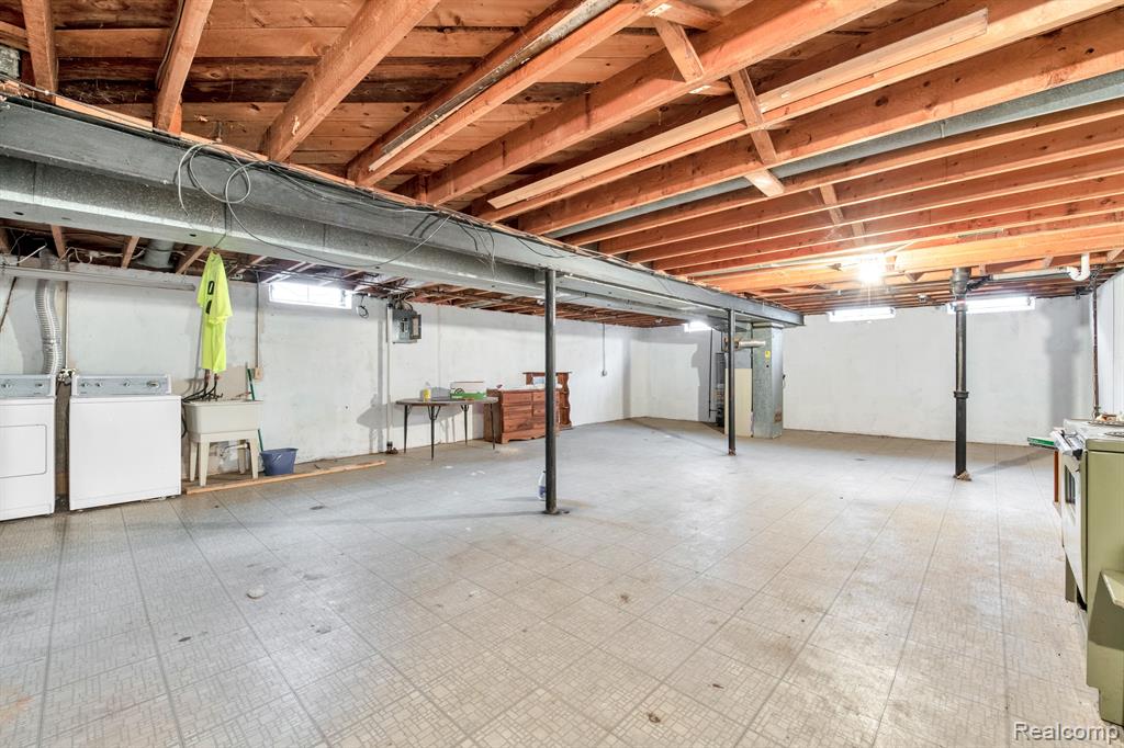 25618 Palomino Avenue Warren, MI 48089 - Photo 12 of 17