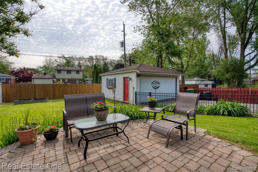 23374 Tuck Road Farmington Hills, MI 48336 - Photo 22 of 26