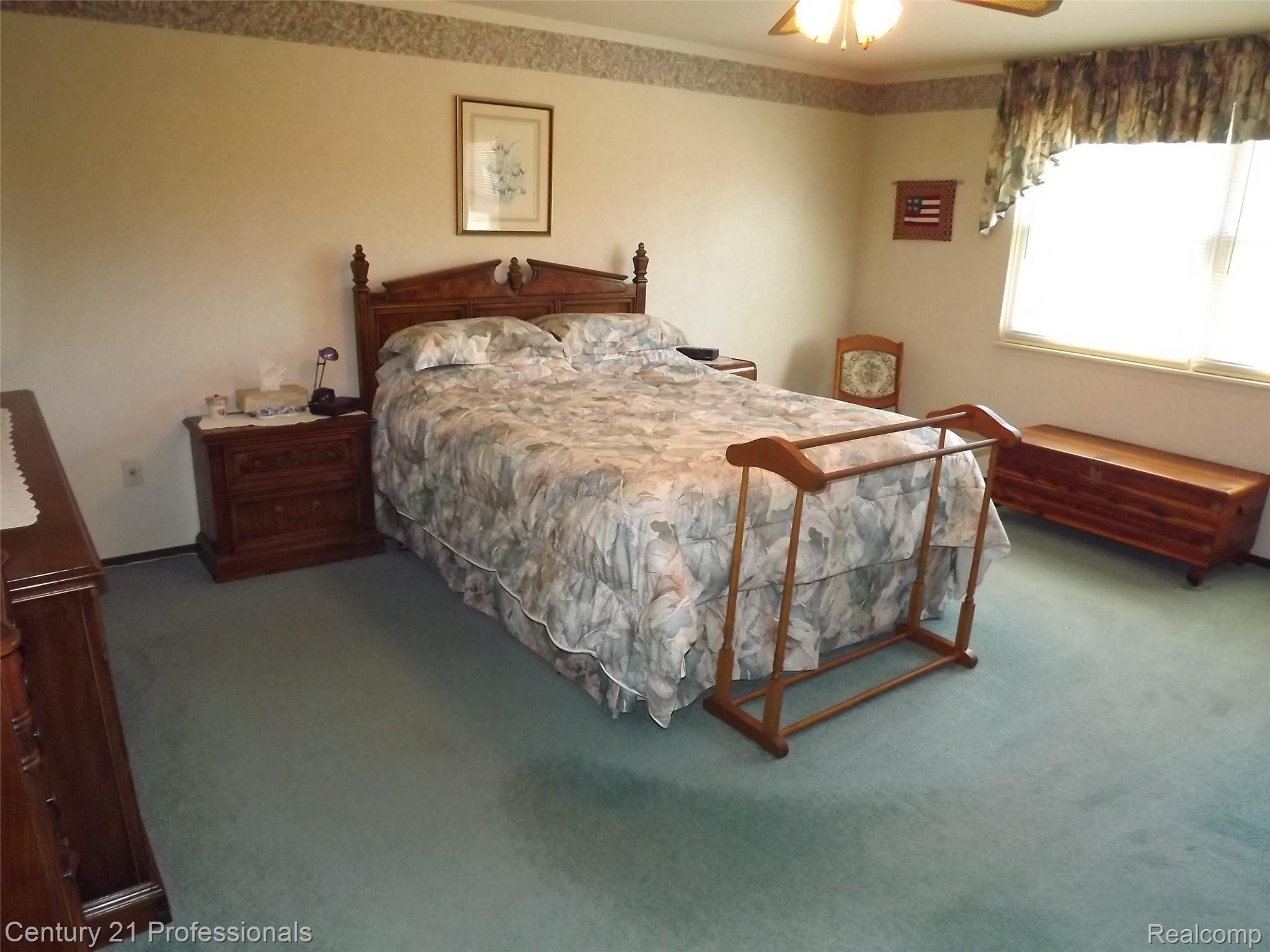 809 Hampton Circle Rochester, MI 48307 - Photo 16 of 22 Master Bedroom