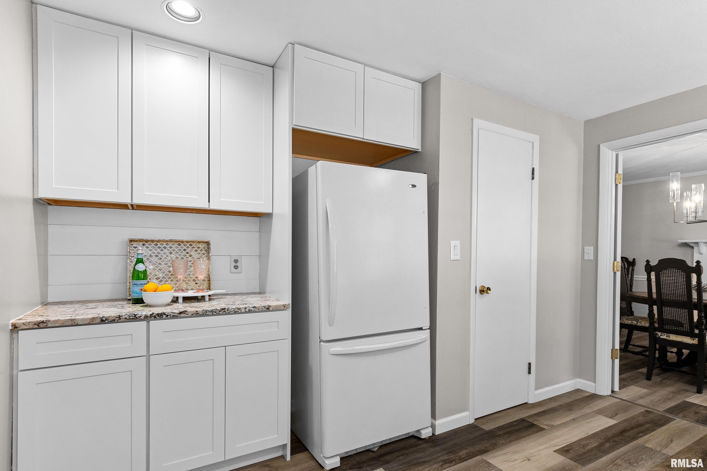 6616 North Greenmont Road Peoria, IL 61614 - Photo 15 of 54