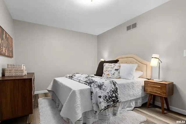 $284,900 | 6616 North Greenmont Road, Peoria, IL 61614