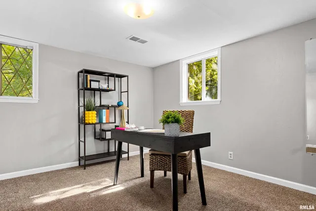 $284,900 | 6616 North Greenmont Road, Peoria, IL 61614